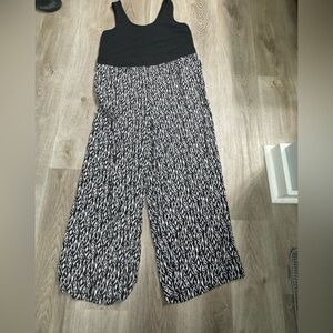 Torrid Long Challis Romper Black size 2